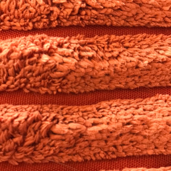 Meet your Posher, Jenn - Picture 1 of 1